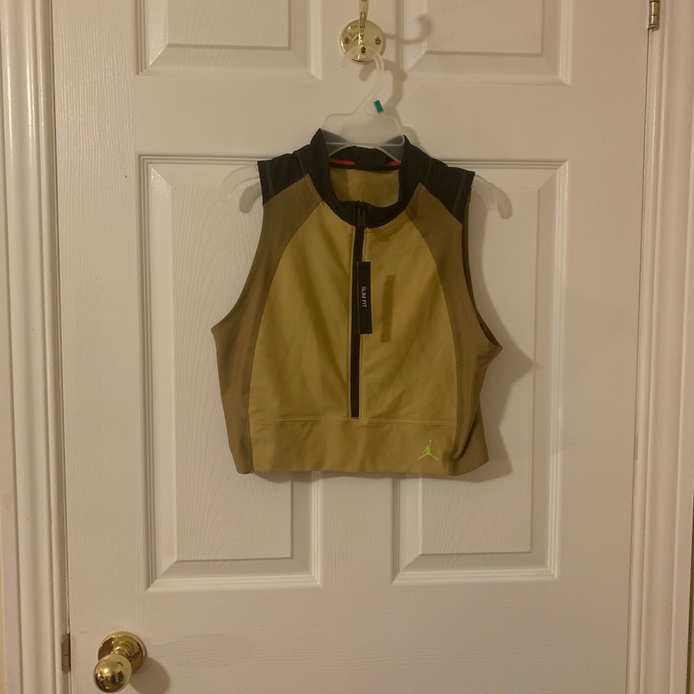 ✨NWT ✨ Jordan Athletic Crop Top US L